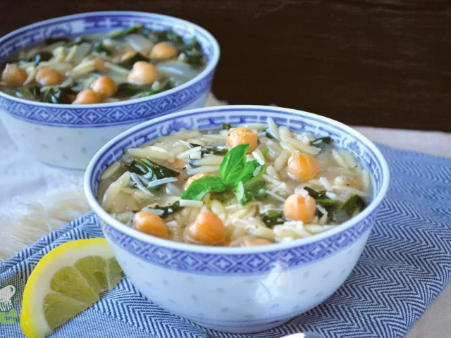 Spinach and Chickpea Soup