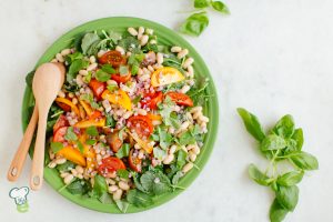 kale-white-bean-and-tomato-salad-4000x2667 (1)